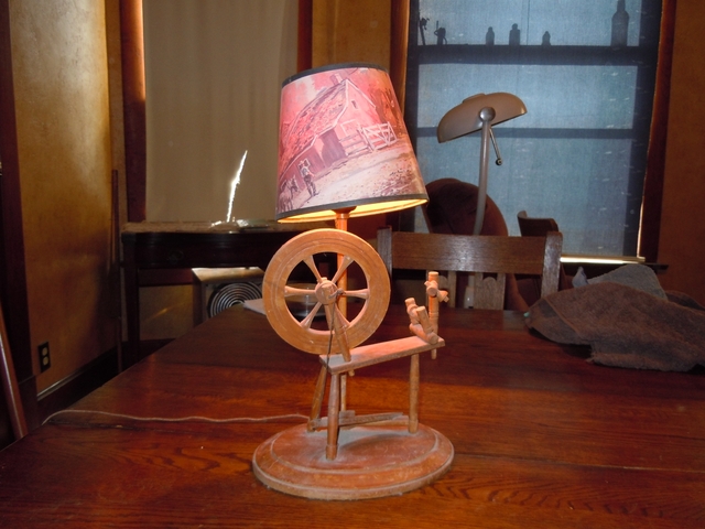 Old Spinning Wheel Lamp Nex Tech Classifieds