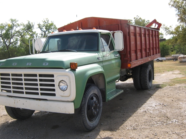 1973 Ford grain truck