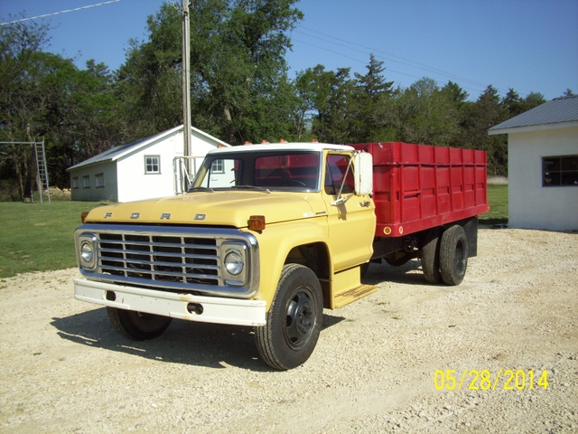 1974 Ford grain truck #2