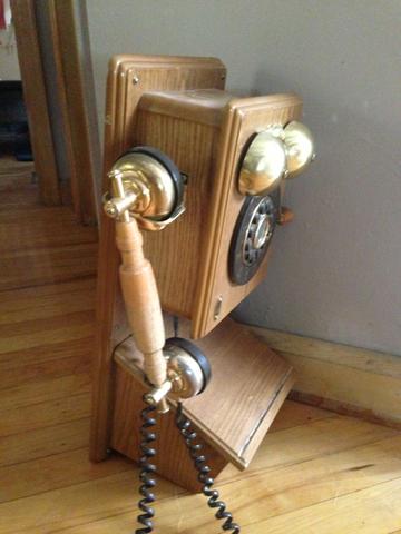 Old Time Wind Up Phone - Nex-Tech Classifieds