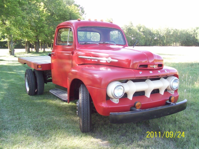 1952 Ford dump truck #2