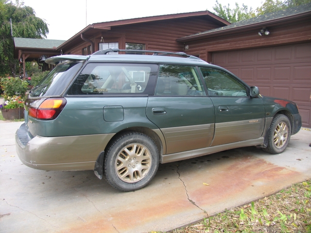 Subaru outback 2001 седан