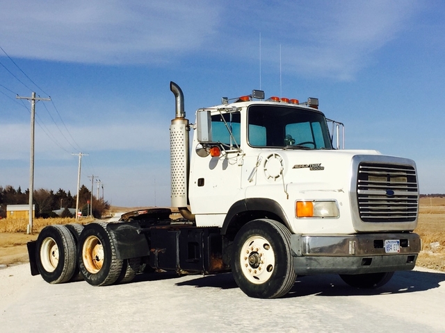 1993 Ford l-9000 #7