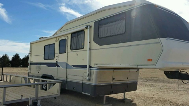 1991 Fleetwood Avion 5th Wheel - Nex-Tech Classifieds