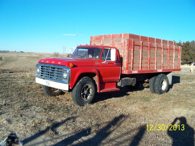 Ford f700 grain truck #4