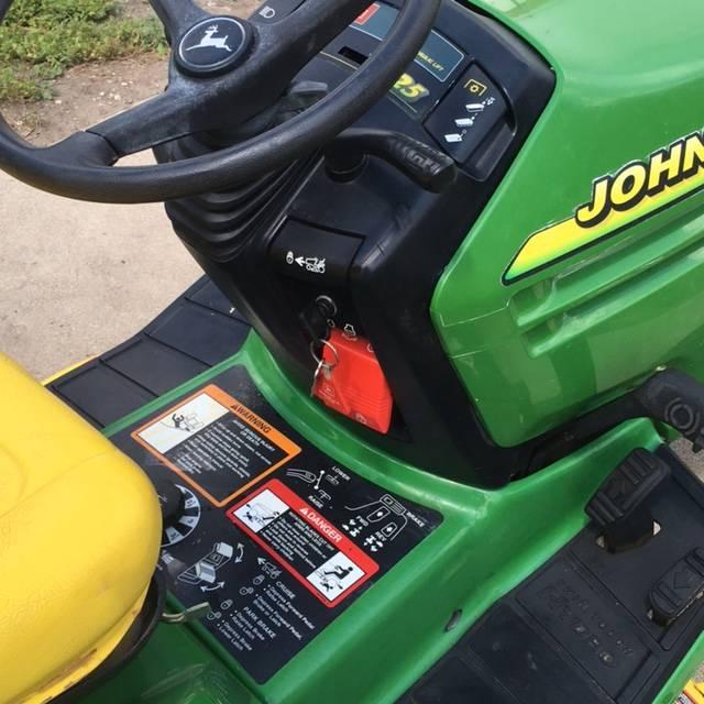 John Deere Model 325 Lawn Tractor! Riding Lawn Mower! Nice - Nex-Tech ...